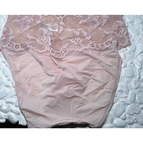 Light & Lacy Hi-Cut Brief Size S In (Rose Dust) - Picture 2 of 3